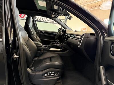 2019 Porsche Cayenne Turbo   - Photo 50 - Grand Rapids, MI 49548
