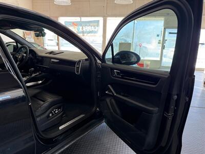 2019 Porsche Cayenne Turbo   - Photo 48 - Grand Rapids, MI 49548