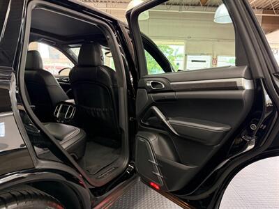 2018 Porsche Cayenne Turbo S   - Photo 55 - Grand Rapids, MI 49548