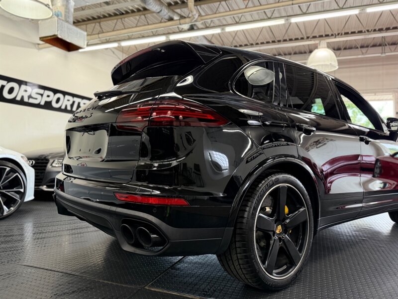 2018 Porsche Cayenne Turbo S photo 18