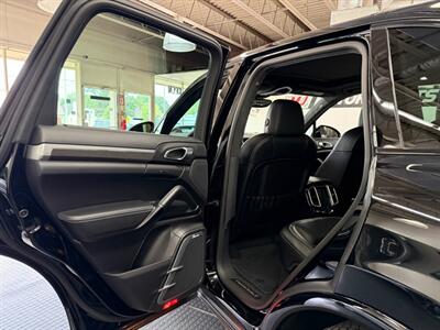 2018 Porsche Cayenne Turbo S   - Photo 60 - Grand Rapids, MI 49548