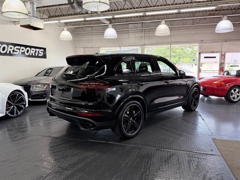2018 Porsche Cayenne Turbo S photo 11