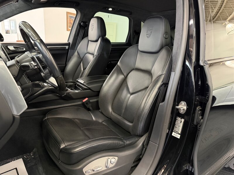 2018 Porsche Cayenne Turbo S photo 24