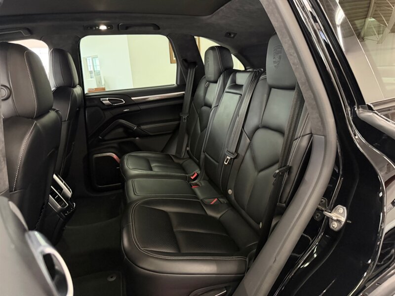 2018 Porsche Cayenne Turbo S photo 60