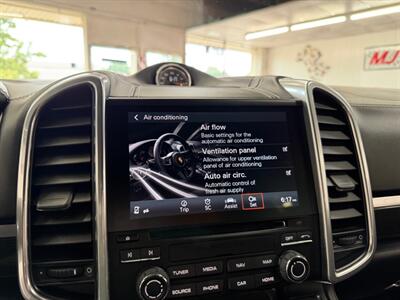 2018 Porsche Cayenne Turbo S   - Photo 38 - Grand Rapids, MI 49548