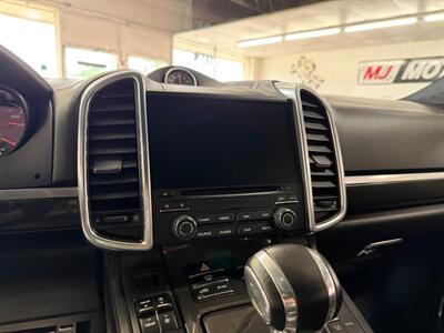 2018 Porsche Cayenne Turbo S   - Photo 43 - Grand Rapids, MI 49548