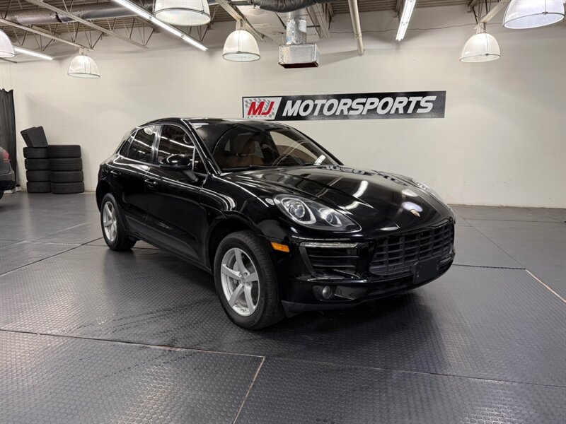 2018 Porsche Macan   - Photo 1 - Grand Rapids, MI 49548