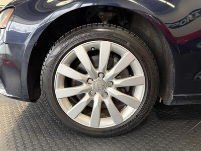 2009 Audi A4 2.0T quattro Premium Plus   - Photo 12 - Grand Rapids, MI 49548