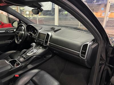 2016 Porsche Cayenne GTS   - Photo 39 - Grand Rapids, MI 49548