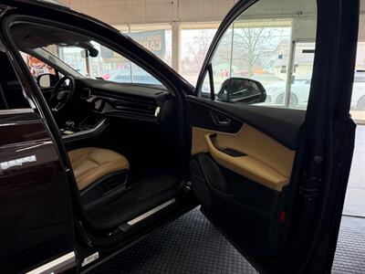 2020 Audi Q7 quattro Premium Plus 55 T   - Photo 36 - Grand Rapids, MI 49548