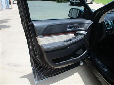 2016 Ford Explorer PLATINUM - Photo 5 - Santa Fe, TX 77510