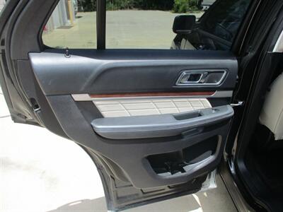 2016 Ford Explorer PLATINUM - Photo 12 - Santa Fe, TX 77510