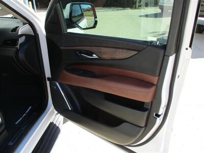 2017 Cadillac Escalade ESV ESV LUXURY   - Photo 21 - Santa Fe, TX 77510