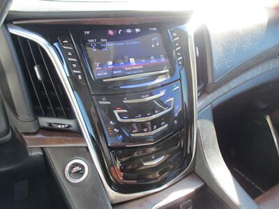 2017 Cadillac Escalade ESV ESV LUXURY   - Photo 10 - Santa Fe, TX 77510