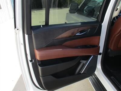 2017 Cadillac Escalade ESV ESV LUXURY   - Photo 13 - Santa Fe, TX 77510