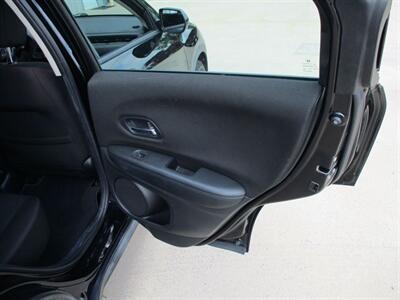 2017 Honda HR-V LX   - Photo 14 - Santa Fe, TX 77510