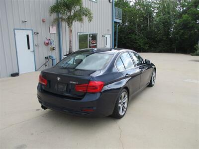 2017 BMW I   - Photo 4 - Santa Fe, TX 77510