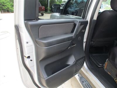 2012 Nissan Titan SV - Photo 13 - Santa Fe, TX 77510