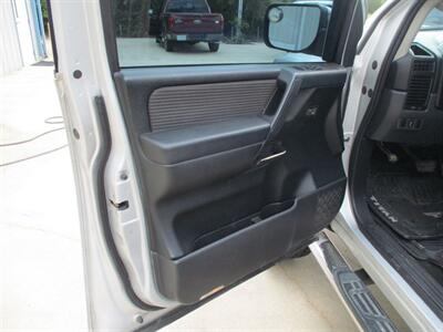 2012 Nissan Titan SV - Photo 7 - Santa Fe, TX 77510