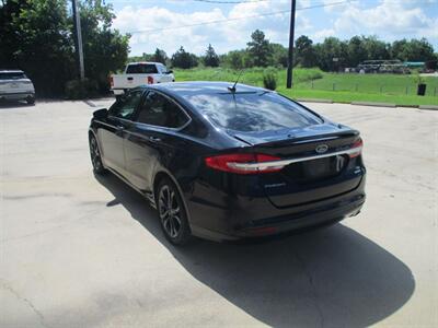 2018 Ford Fusion SE   - Photo 3 - Santa Fe, TX 77510