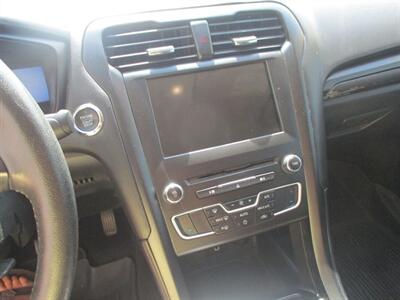 2018 Ford Fusion SE   - Photo 9 - Santa Fe, TX 77510