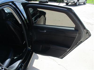 2018 Ford Fusion SE   - Photo 12 - Santa Fe, TX 77510