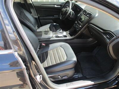 2018 Ford Fusion SE   - Photo 16 - Santa Fe, TX 77510