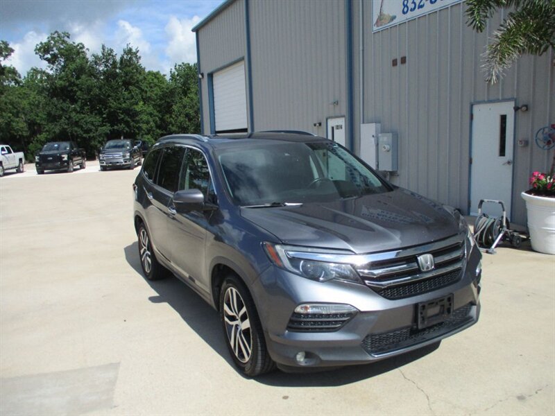 2016 Honda Pilot 2WD Touring's photo