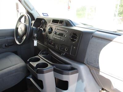 2013 FORD ECONOLINE XLT E350 SUPER DUTY WAGON   - Photo 19 - Santa Fe, TX 77510