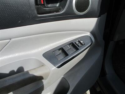 2014 Toyota Tacoma DOUBLE CAB   - Photo 11 - Santa Fe, TX 77510