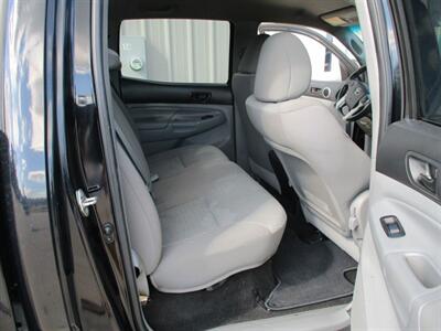 2014 Toyota Tacoma DOUBLE CAB   - Photo 13 - Santa Fe, TX 77510