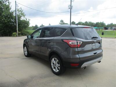 2017 Ford Escape SE - Photo 5 - Santa Fe, TX 77510