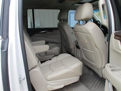 2017 Cadillac Escalade ESV ESV PREMIUM LUXURY - Photo 11 - Santa Fe, TX 77510