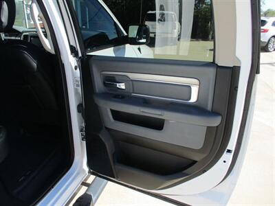 2019 RAM 1500 Classic SLT WARLOCK   - Photo 15 - Santa Fe, TX 77510