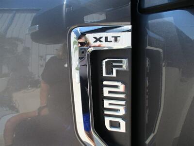 2021 Ford F-250 Super Duty XLT   - Photo 11 - Santa Fe, TX 77510