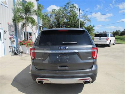2017 Ford Explorer PLATINUM - Photo 3 - Santa Fe, TX 77510
