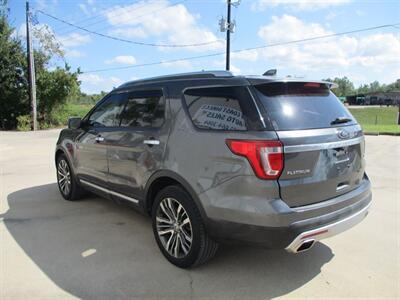 2017 Ford Explorer PLATINUM - Photo 4 - Santa Fe, TX 77510