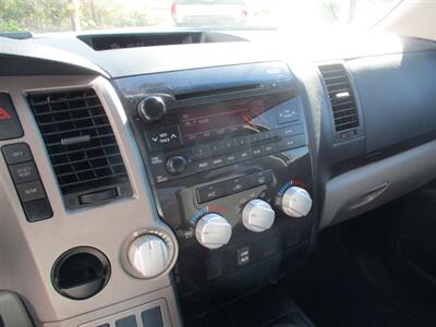 2013 Toyota Tundra CREWMAX SR5   - Photo 10 - Santa Fe, TX 77510