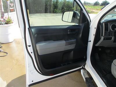 2013 Toyota Tundra CREWMAX SR5   - Photo 7 - Santa Fe, TX 77510