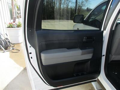 2013 Toyota Tundra CREWMAX SR5   - Photo 12 - Santa Fe, TX 77510