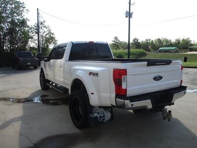 2017 FORD F350 LARIAT SUPER DUTY   - Photo 3 - Santa Fe, TX 77510