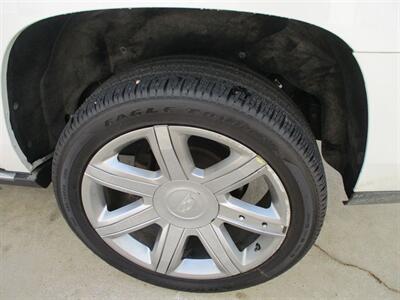 2018 Cadillac Escalade ESV ESV PREMIUM LUXURY   - Photo 6 - Santa Fe, TX 77510