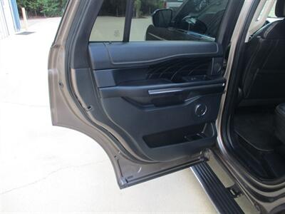 2018 Ford Expedition PLATINUM   - Photo 12 - Santa Fe, TX 77510
