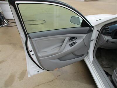 2007 Toyota Camry LE   - Photo 5 - Santa Fe, TX 77510