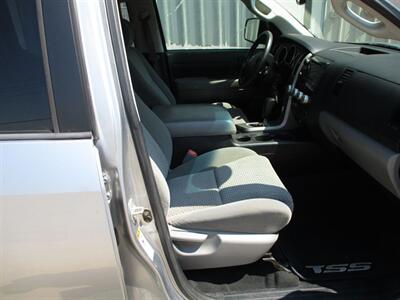 2013 Toyota Tundra CREWMAX SR5   - Photo 19 - Santa Fe, TX 77510