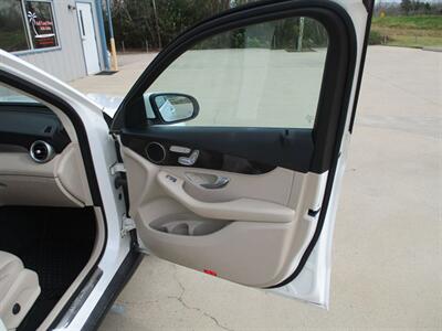 2019 Mercedes-Benz GLC 300   - Photo 18 - Santa Fe, TX 77510
