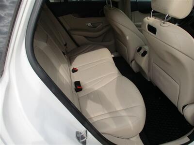 2019 Mercedes-Benz GLC 300   - Photo 16 - Santa Fe, TX 77510