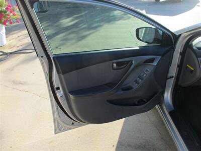 2012 Hyundai ELANTRA GLS   - Photo 7 - Santa Fe, TX 77510