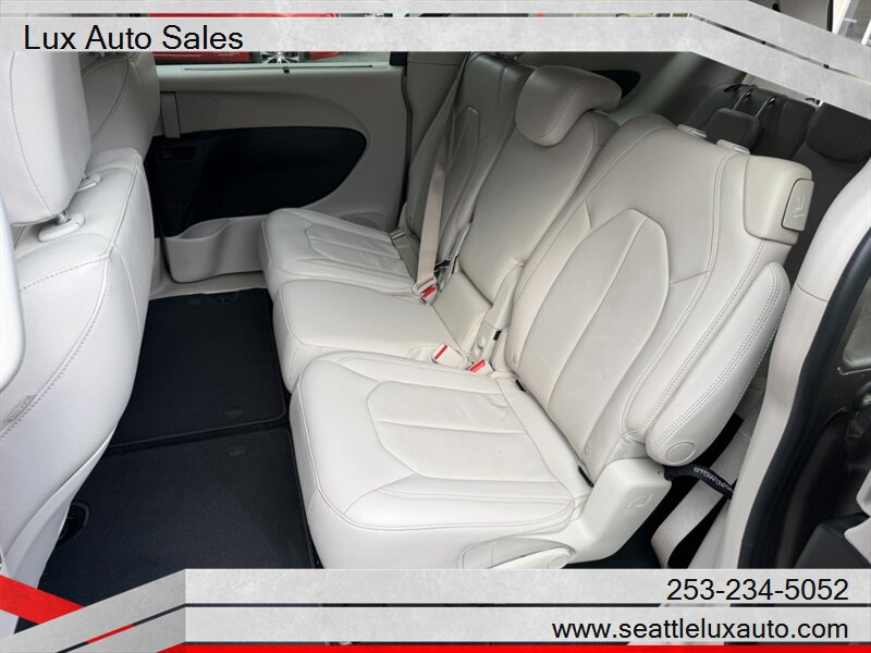 2017 Chrysler Pacifica Touring-L - Photo 11 - Woodinville, WA 98077