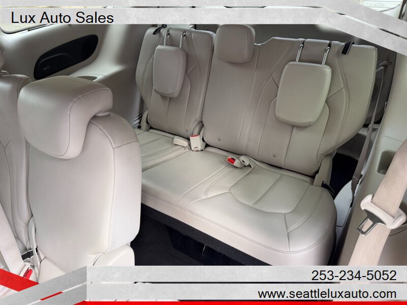 2017 Chrysler Pacifica Touring-L - Photo 12 - Woodinville, WA 98077